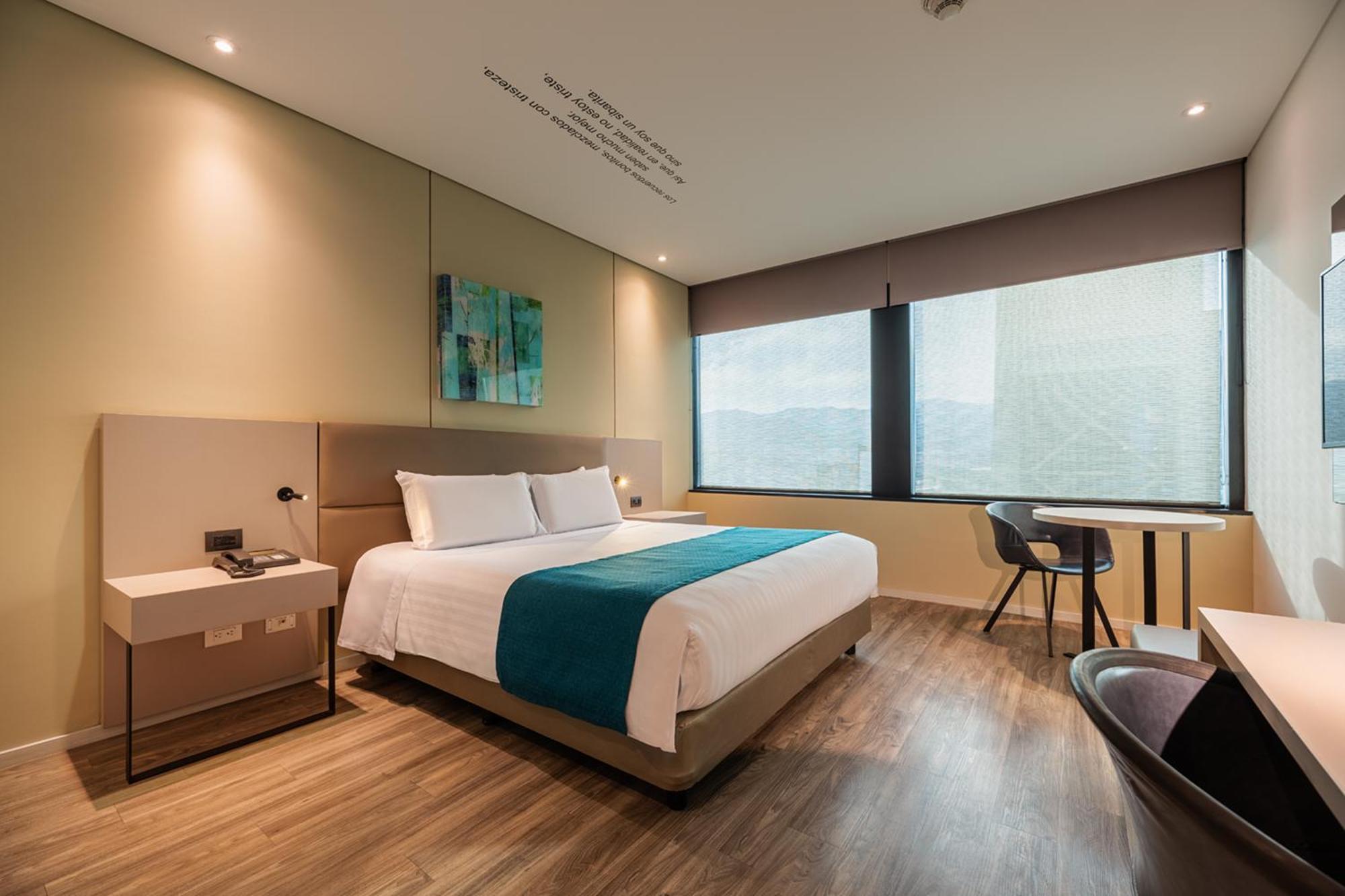 Hotel Estelar Square Меделин Екстериор снимка