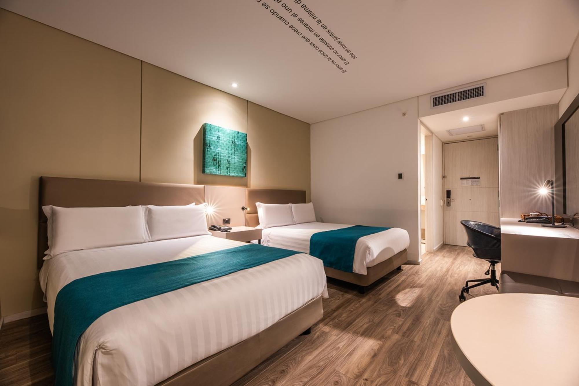 Hotel Estelar Square Меделин Екстериор снимка