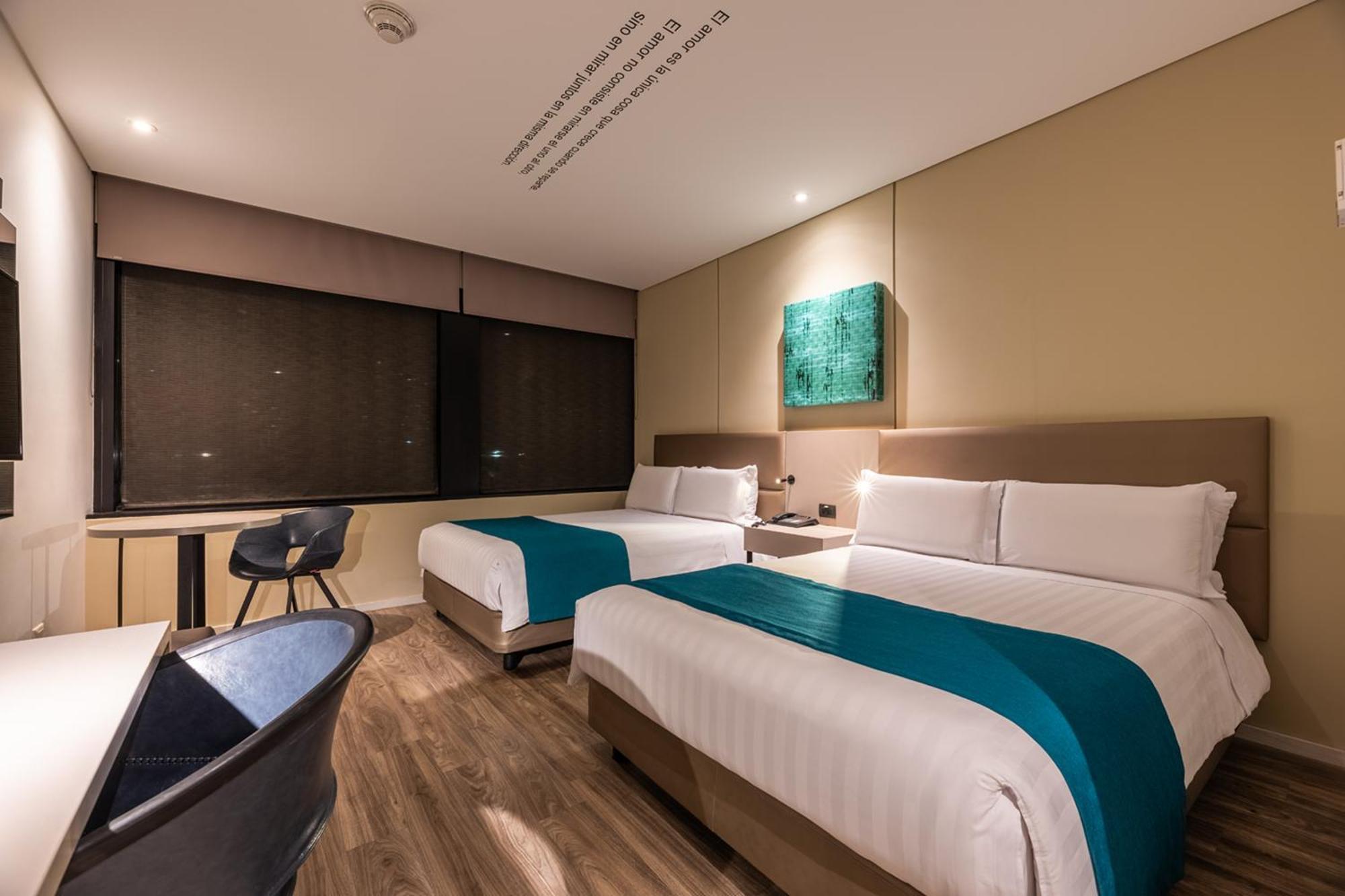 Hotel Estelar Square Меделин Екстериор снимка