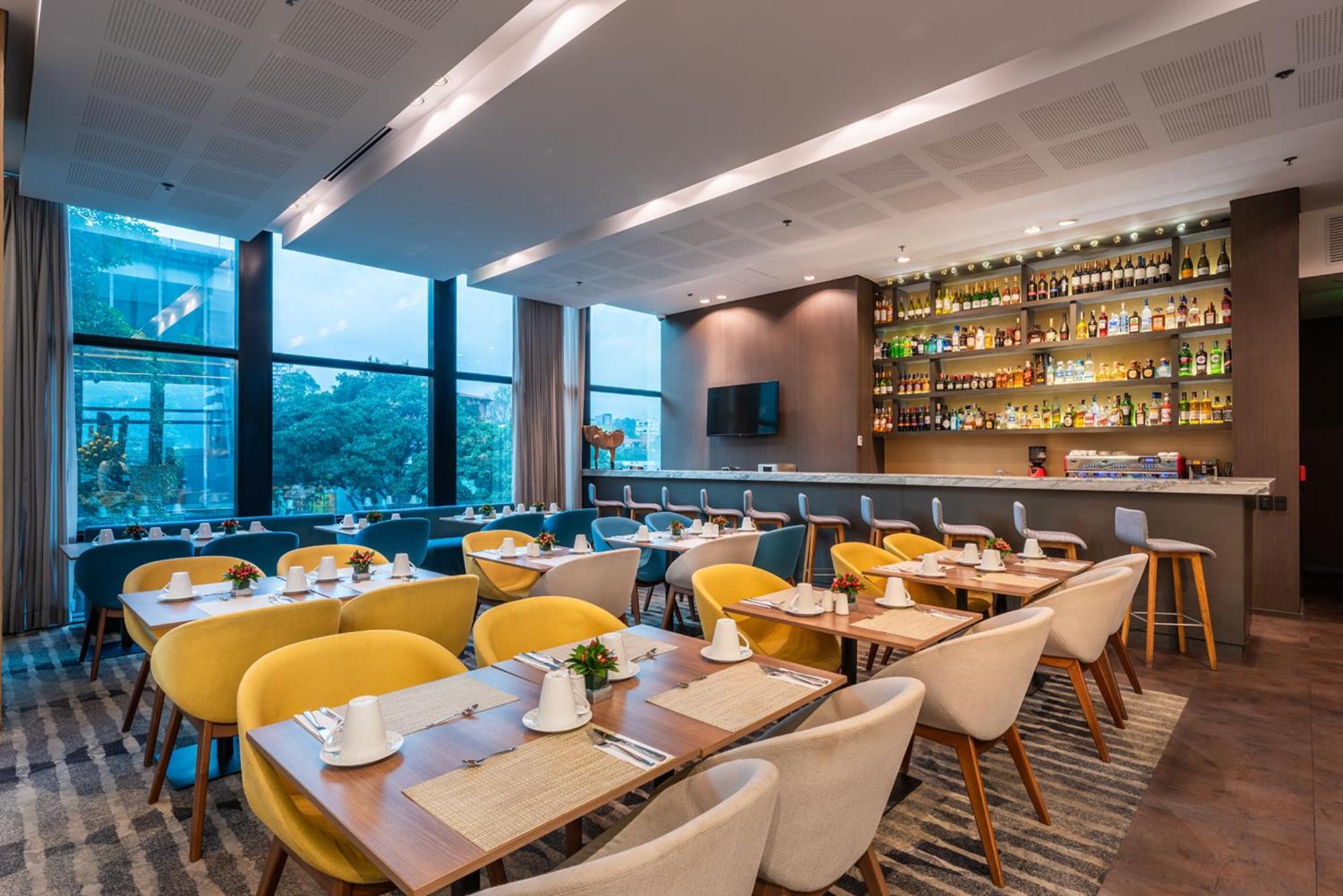 Hotel Estelar Square Меделин Екстериор снимка
