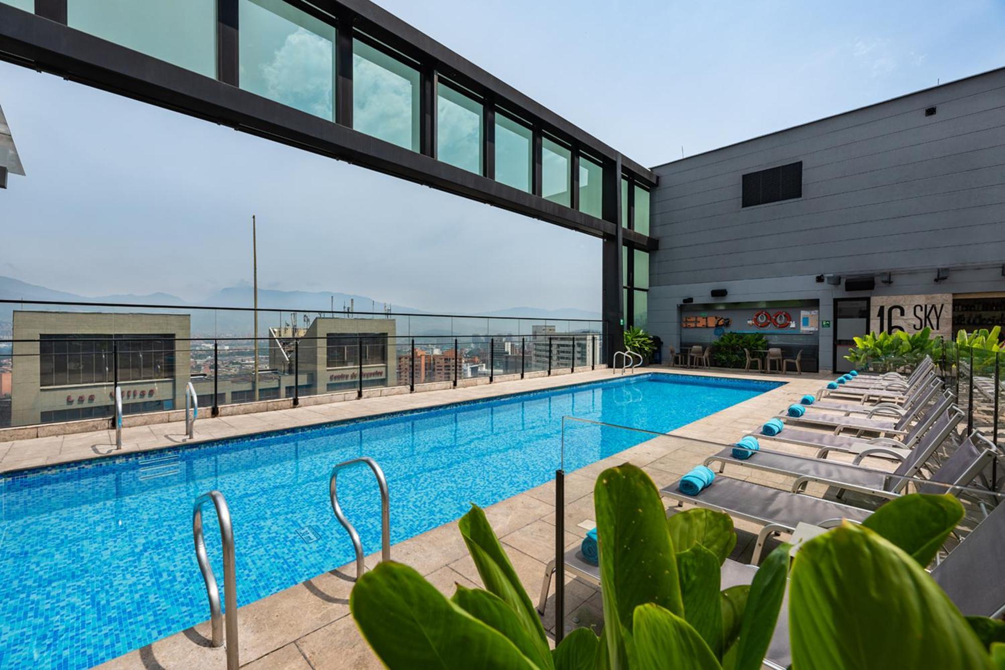 Hotel Estelar Square Меделин Екстериор снимка